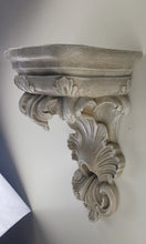 Load image into Gallery viewer, 21" Spanish Bracket