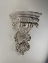 Load image into Gallery viewer, 21" Spanish Bracket