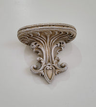 Load image into Gallery viewer, Fleur de lis Bracket Sconce #22014