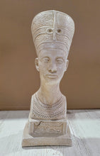 Load image into Gallery viewer, Statue of Egyptian Queen Nefertiti Vintage Sculpture
