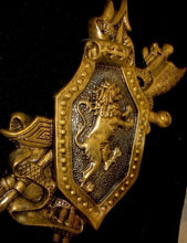 Load image into Gallery viewer, Britannic Shield Royal Lion Certer of crest Reproduction Old World Wall Decor