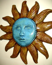 Load image into Gallery viewer, 20&quot; Sun Face Wall Plaque
