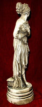 Load image into Gallery viewer, Greek Statue of Venus Bathing GRS-17
